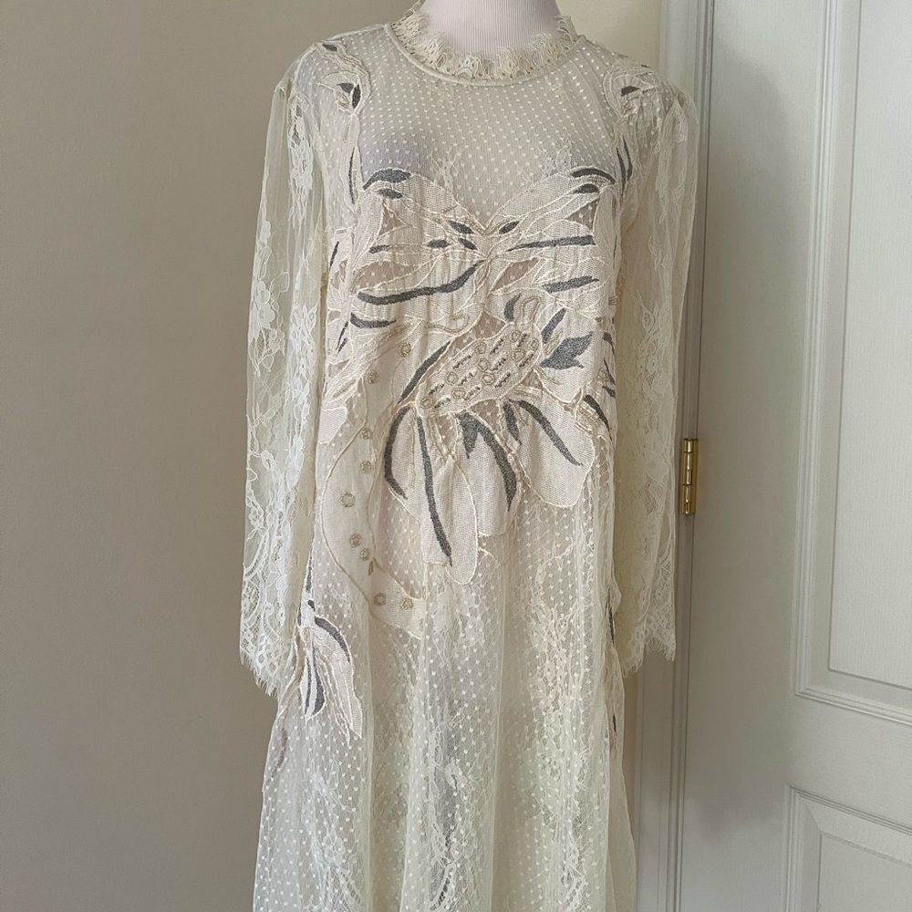 Elegant Cream Floral Lace Dress